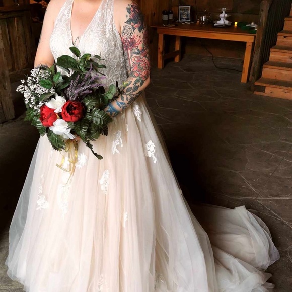 Madison James MJ611 Size 20 Wedding gown worn once - Picture 2 of 10